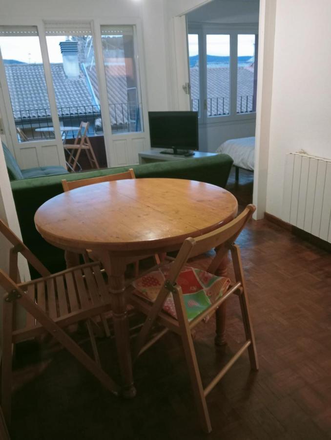 Luminoso, Centrico Y Silencioso Apartamento Jaca Exterior foto