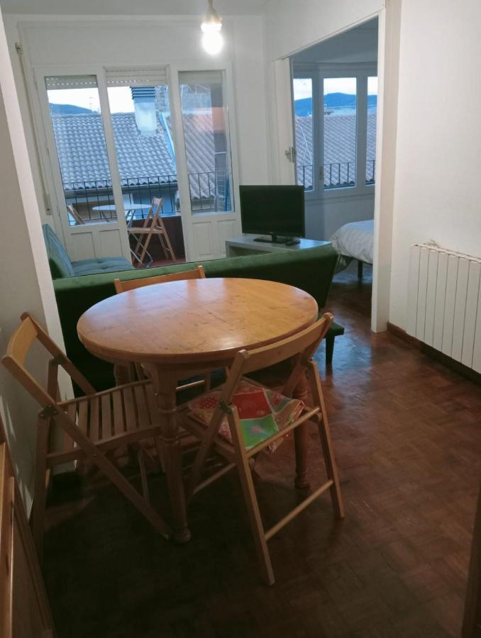 Luminoso, Centrico Y Silencioso Apartamento Jaca Exterior foto